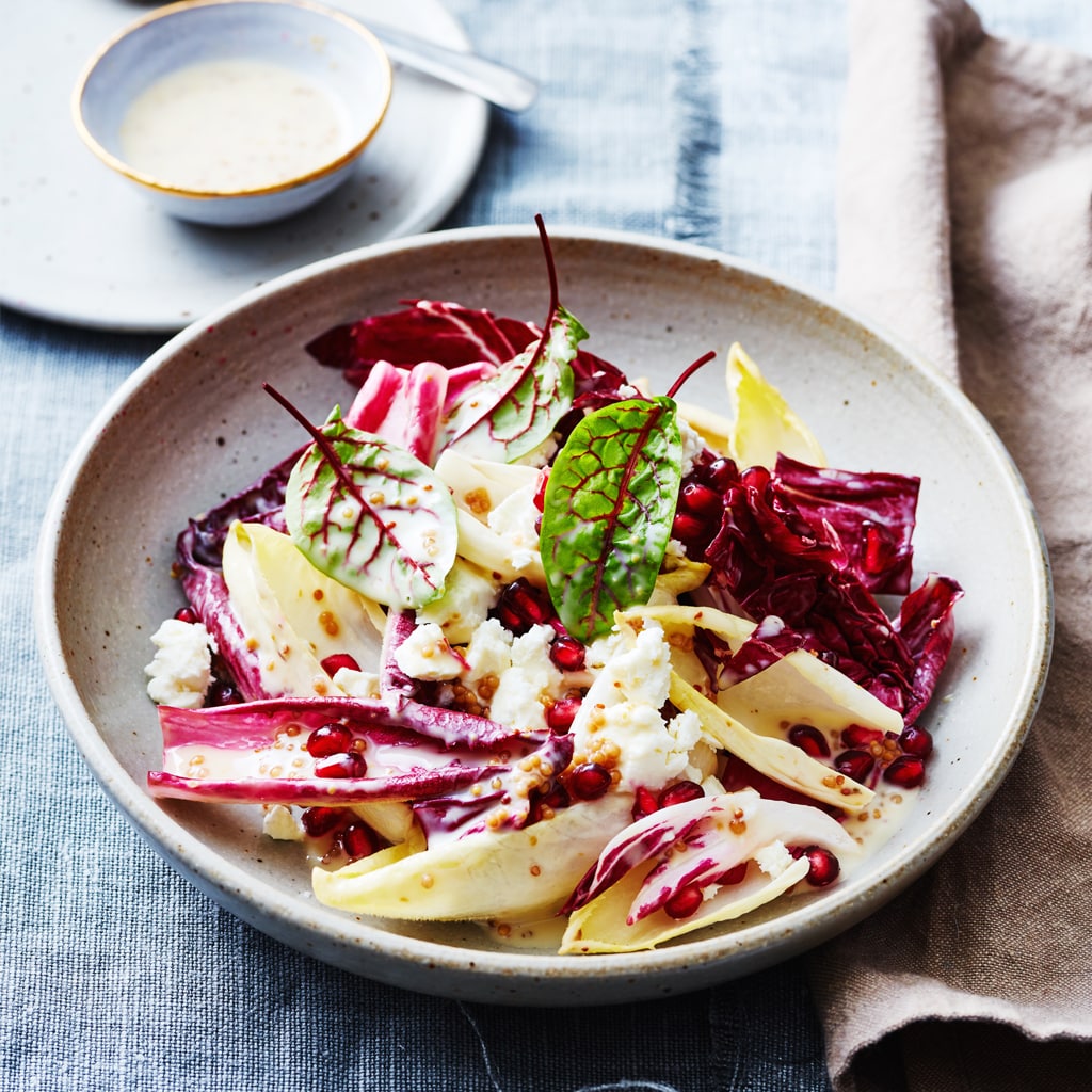 Roodlof salade met geitenkaas en honing mosterd dressing